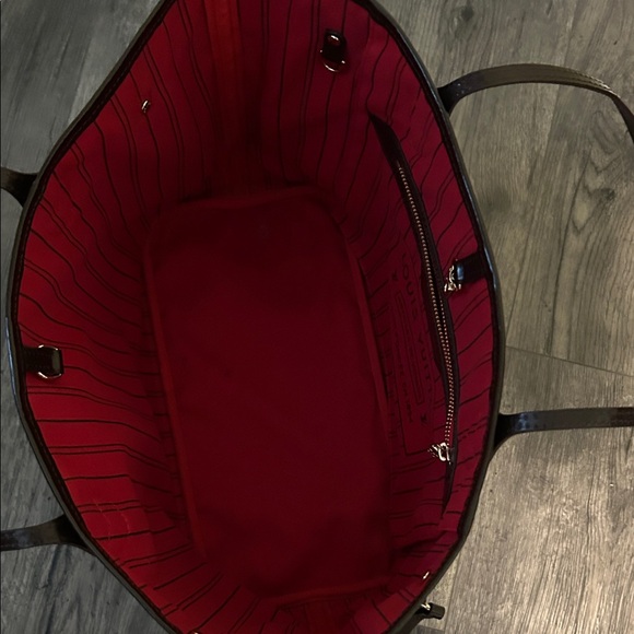 Brown Checkered Tote with Red Lining - Picture 6 of 7